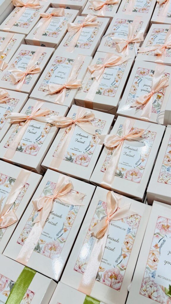 idea doorgift kahwin kotak kak nad